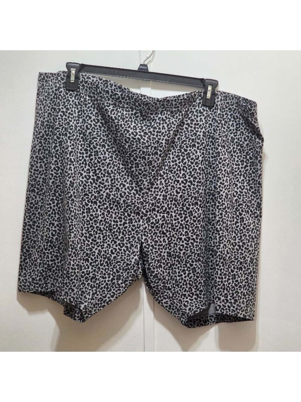Old Navy Gray & Black Leopard Animal Print Elastic Waist Stretch Shorts 4X New